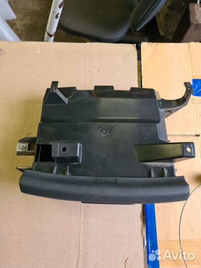 Бардачок Volkswagen Tiguan 2010