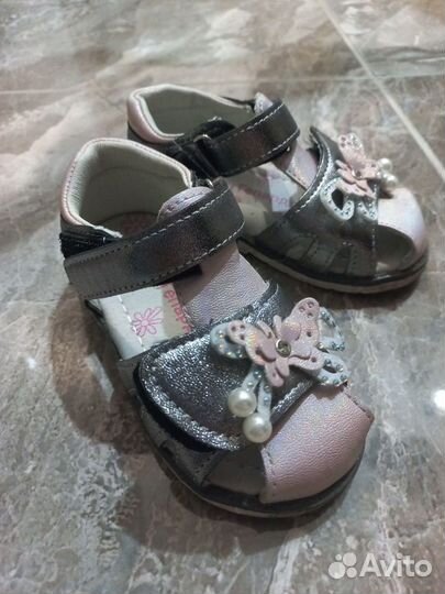 Сандалии для девочки
