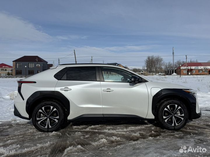 Toyota bZ4X 218 л.с. AT, 2023, 2 192 км