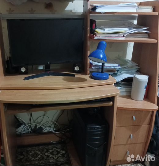 Компьютерный стол