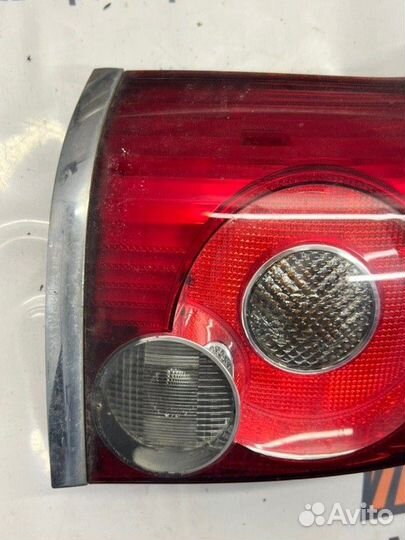 Фонарь задний левый Toyota Avensis 2 250 1zzfe