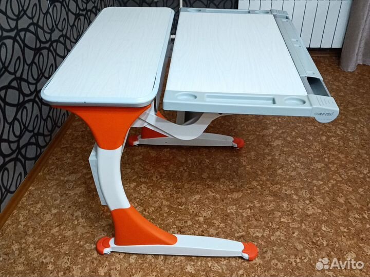 Детский письменный стол трансформер comf-PRO