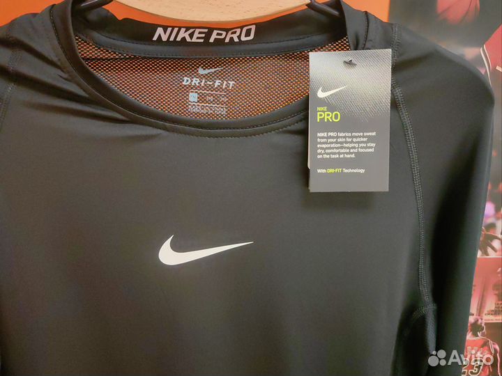 Компрессионный лонгслив Nike Pro Dri-Fit