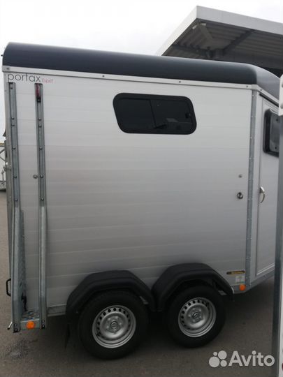 Продам прицеп коневозку Boeckmann