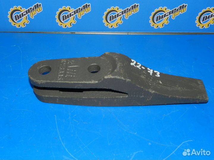 Зуб ковша CAT 428E 426F 6Y-6335 135-8203, 9W-1879