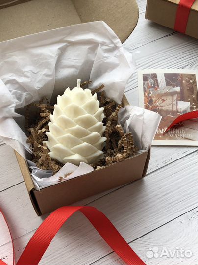 Свеча «Шишка кедровая» из пчелиного воска