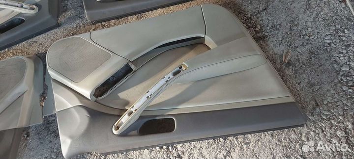 Обшивка дверей Nissan Skyline v35