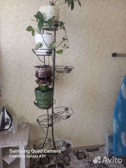 Стойка для цветов напольная,кованная