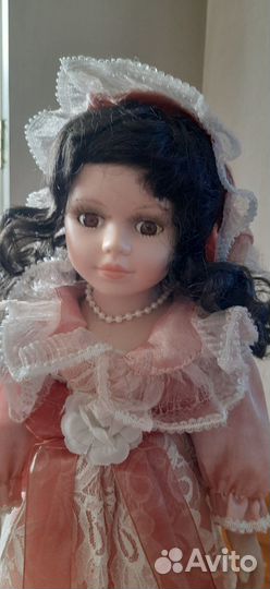 Кукла фарфоровая Porcelain doll