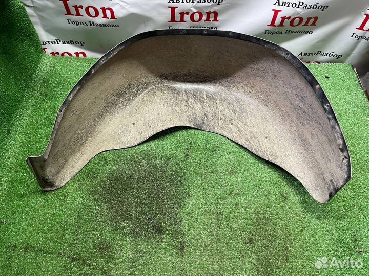 Задний левый правый подкрылок W124 Mercedes
