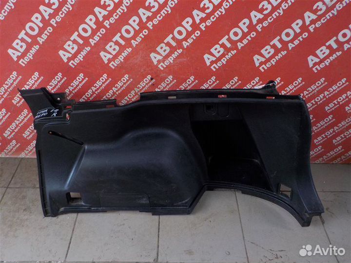 Обшивка багажника задняя правая Subaru Forester