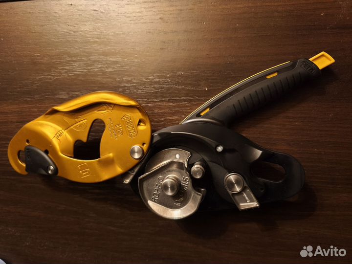 Petzl ID'S спусковое устройство