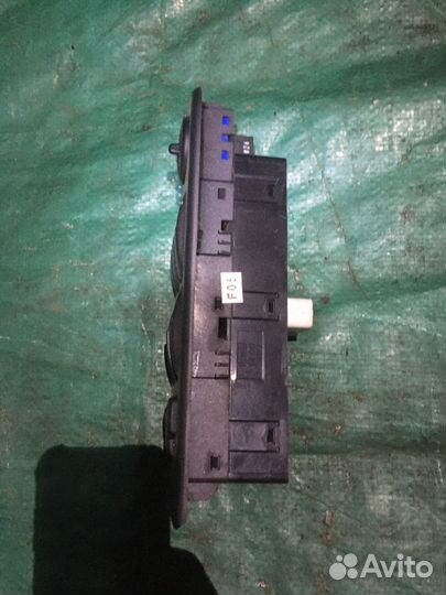 Блок управления стеклоподъемниками Hyundai Trajet