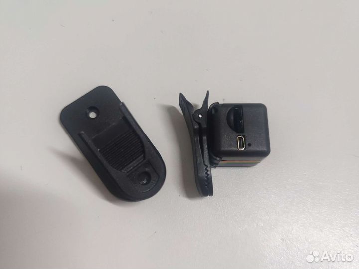 Кронштейн с прищепкой для регистратора SQ11