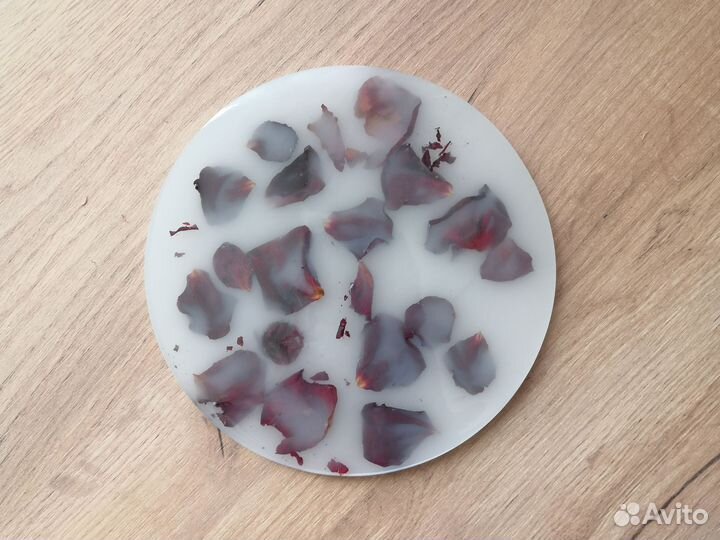 Декоративная подставка тарелка из эпоксидной смолы