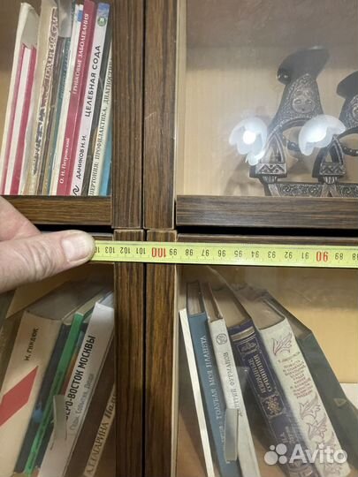 Книжные полки со стеклом