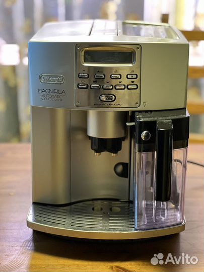 Кофемашина delonghi magnifica