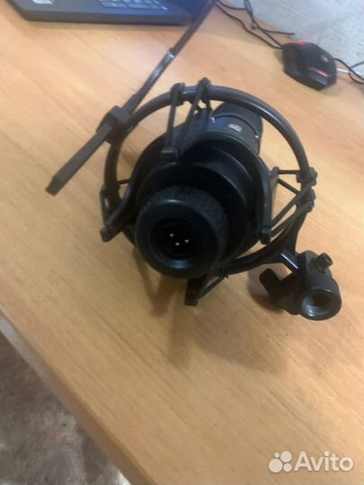 Студийный микрофон sE Electronics sE2300