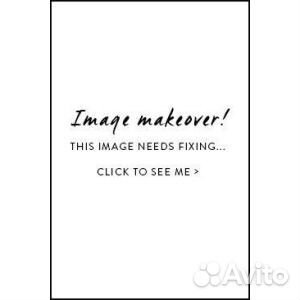 Толстовка с капюшоном на голове регулярного коротк