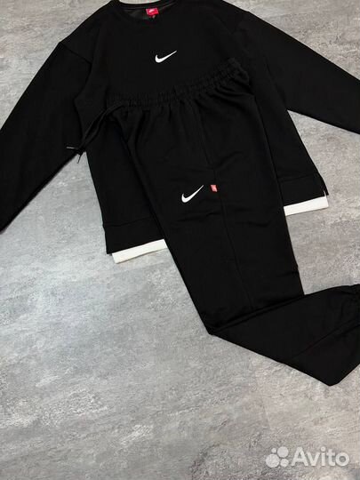 Спортивный костюм nike