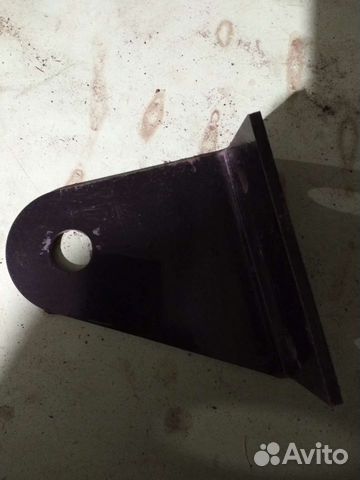 Буксировочный крюк тойота