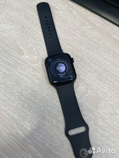 Apple watch SE 2022 Gen 2 44mm