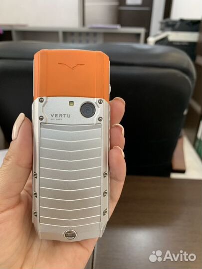 Телефон Vertu