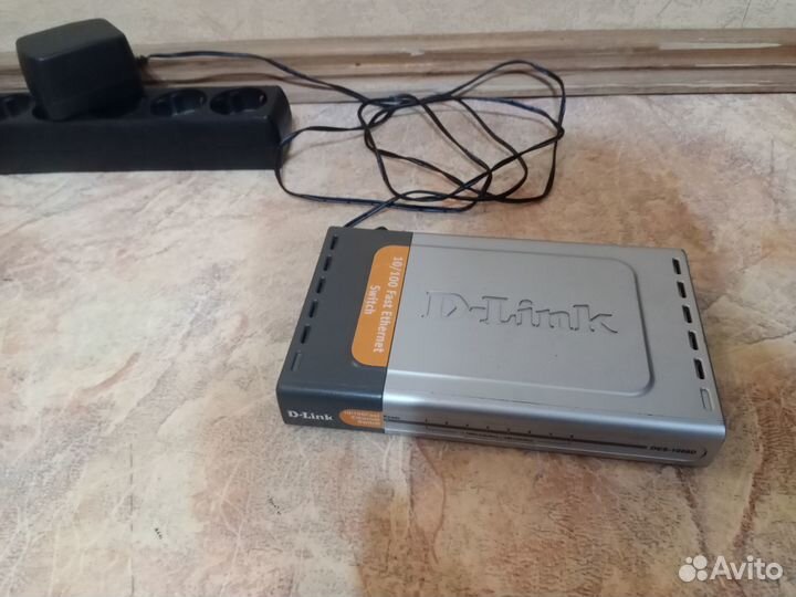 Коммутатор D-link DES-1008D