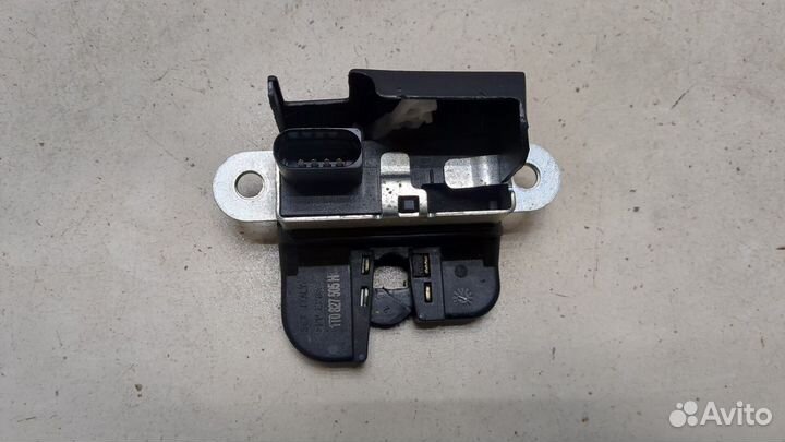 Замок багажника Volkswagen Touran, 2014