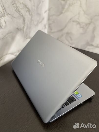 Ноутбук 15.6 Asus core i3, 12gb,SSD 480, mx920 2gb