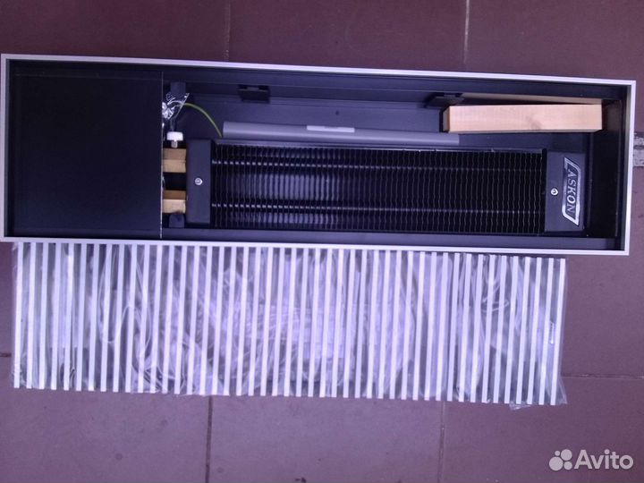 Внутрипольный конвекторы разных цветов и размеров