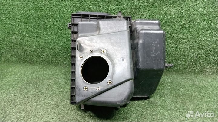 Корпус воздушного фильтра Infiniti Fx45