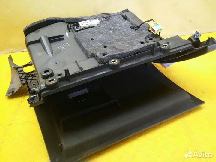 Бардачок A4 (B8)