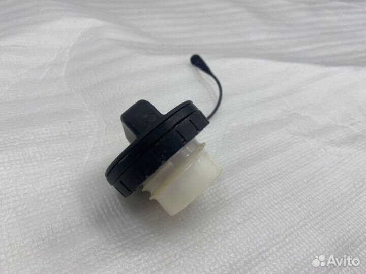 Крышка бензобака Toyota Camry V70/V75 2018-2023