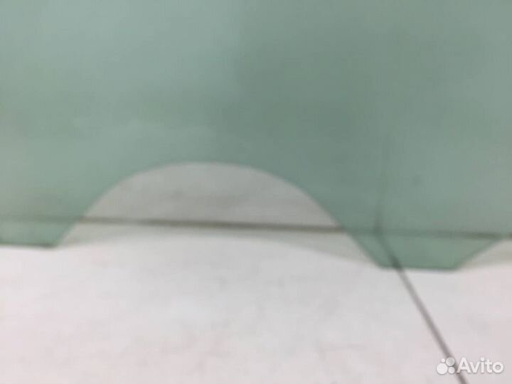 Стекло двери передней левой Volkswagen Polo HB 200