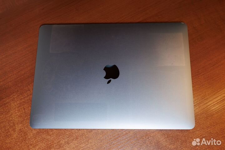 Macbook Pro 13' 2020. Intel i5, 8-256