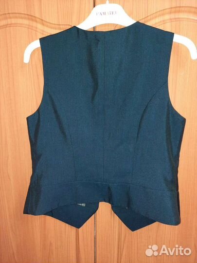 Жилет к школьной форме на дев. 164 рост