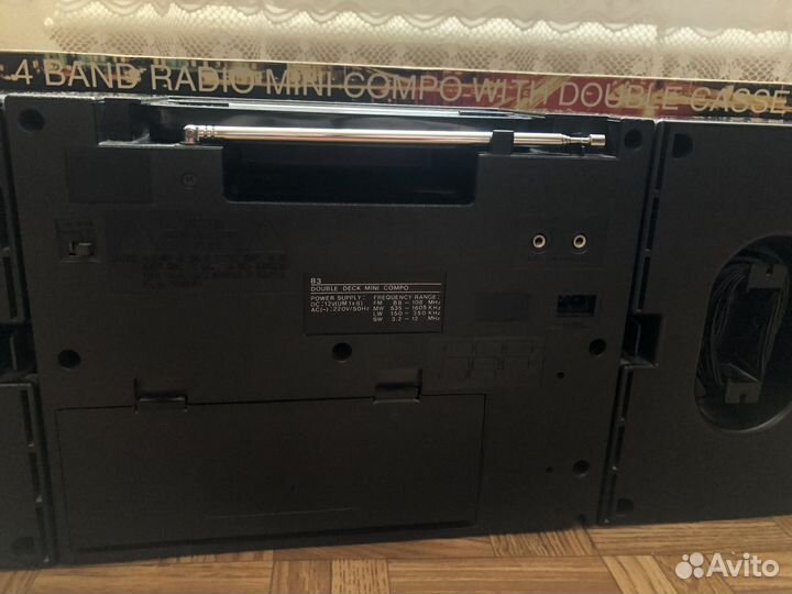 Магнитофон кассетный из 90-х