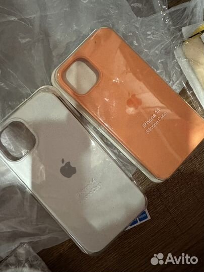 Чехол на iPhone 14