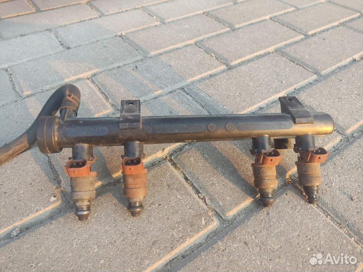 Форсунка топливная 1.4 Шкода Фабия 1