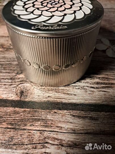 Коробочка пудреница от метеоритов Герлен