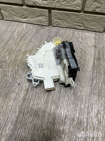 Audi Q5 SQ5 8R Замок двери передней левой