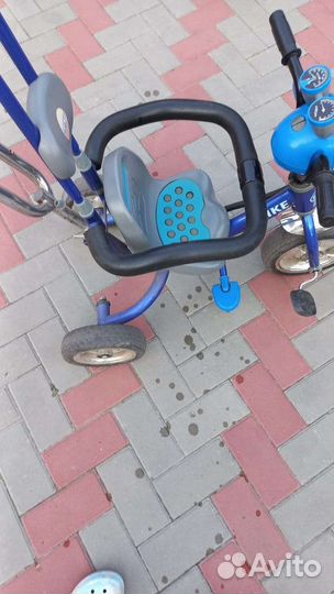 Детский велосипед с ручкой