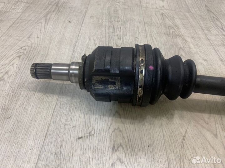 Привод передний правый Toyota Avensis T25 1zzfe