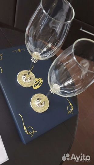 Фужеры, блюдо, приборы для торта