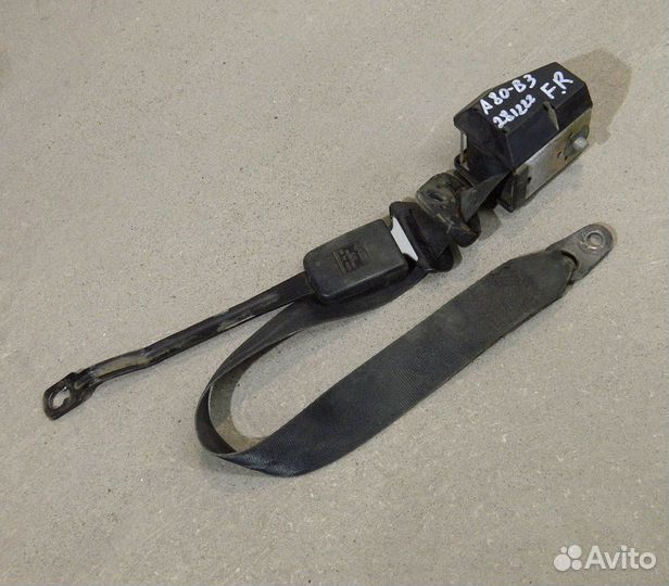 Ремень безопасности передний правый Audi 80 B3