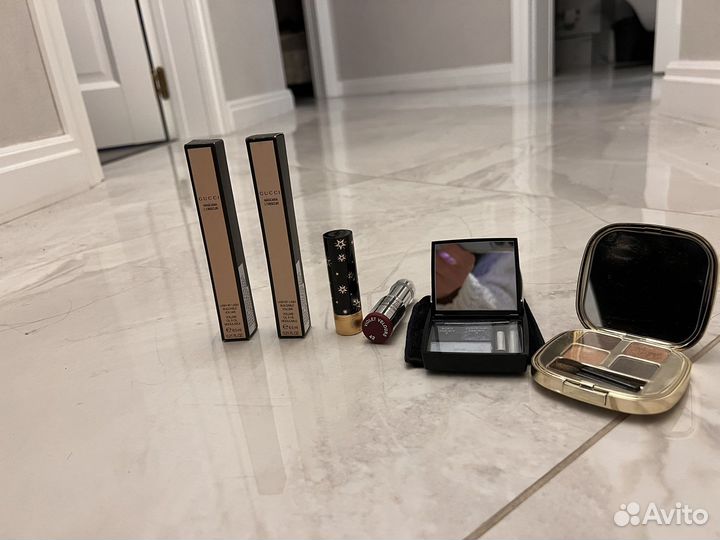 Gucci помада золотая + красная