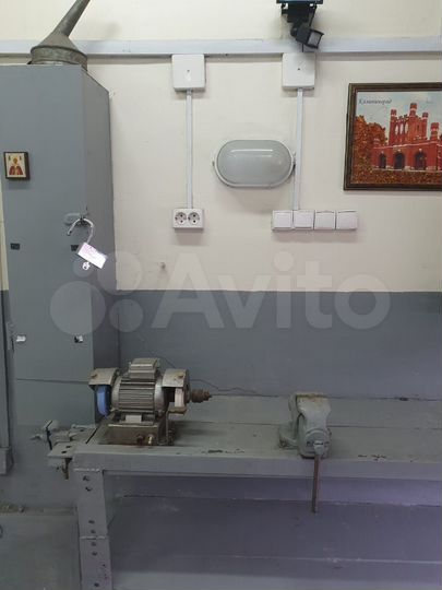 Гараж, > 30 м²