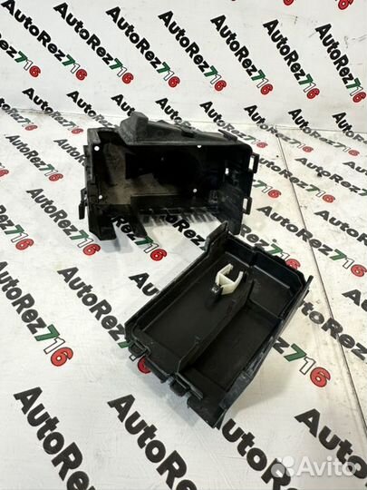 Корпус блока предохранителей Skoda Rapid 1 cwvb