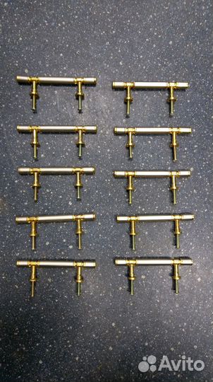 Ручки дверок шкафов